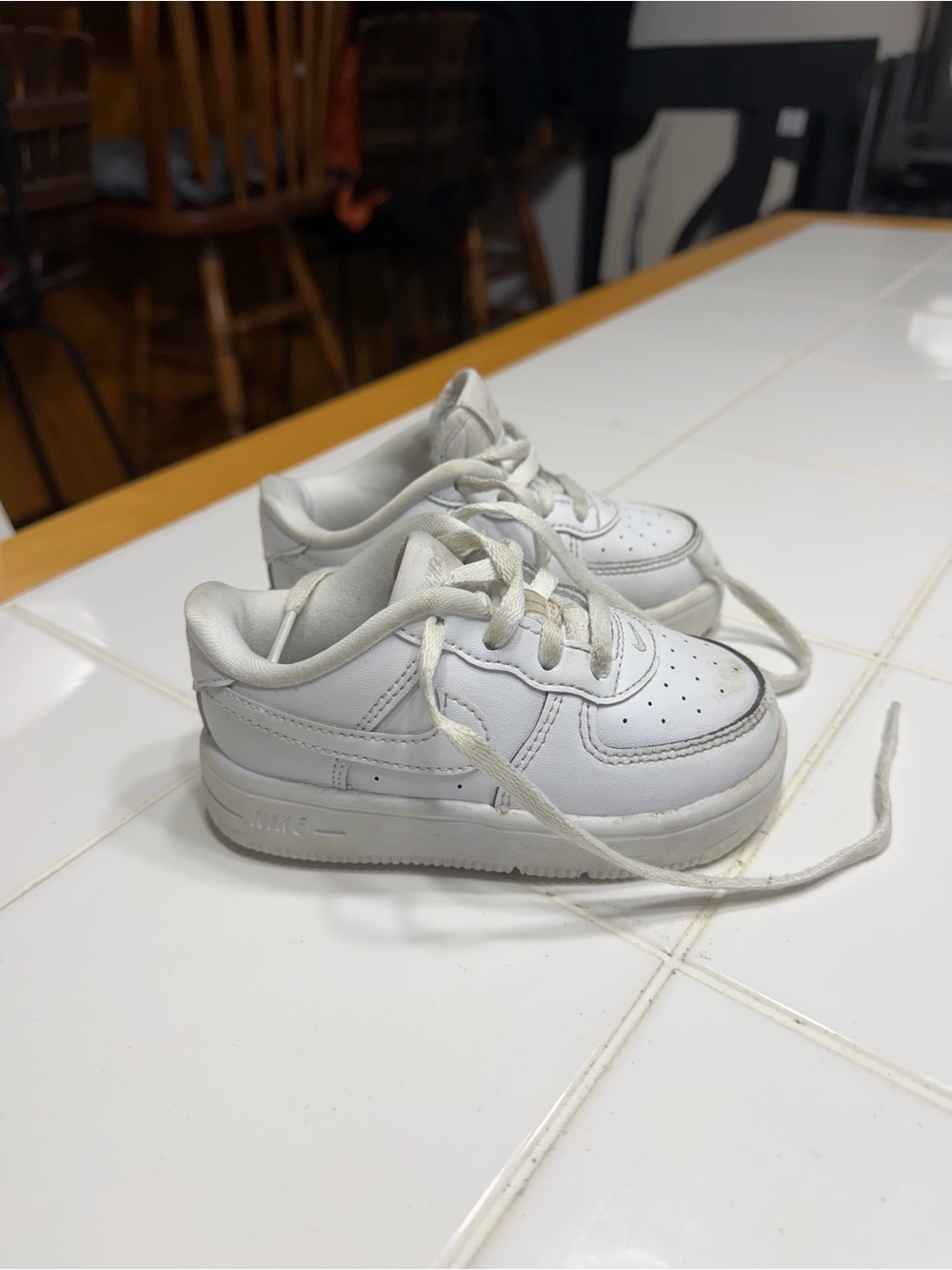 Nike Kids White Leather Low-Top Sneakers